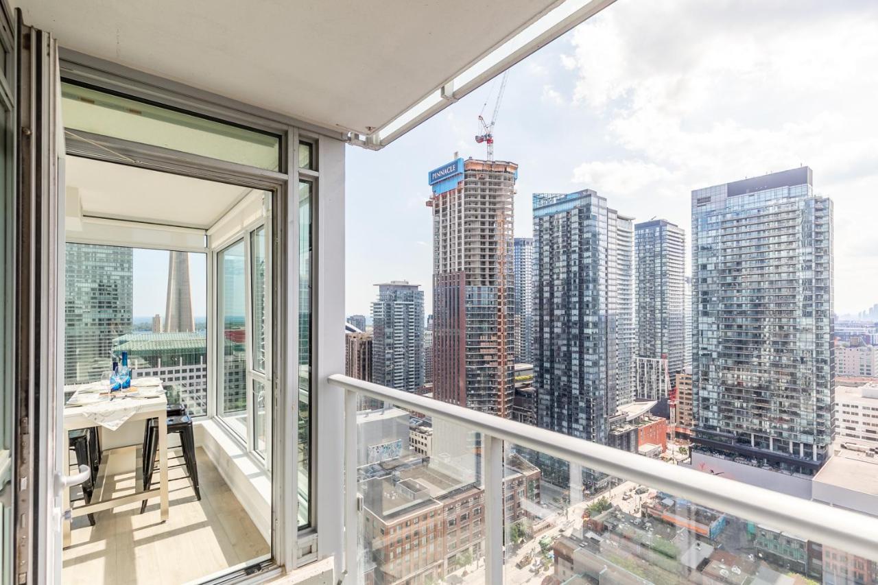Luxury 2 Bedroom In The Heart Of Entertainment District W/ Cn Tower View トロント エクステリア 写真