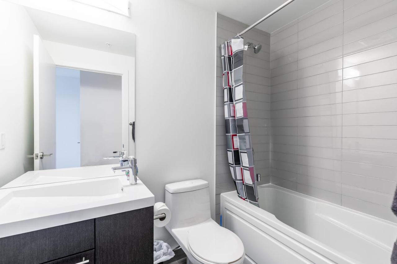 Luxury 2 Bedroom In The Heart Of Entertainment District W/ Cn Tower View トロント エクステリア 写真