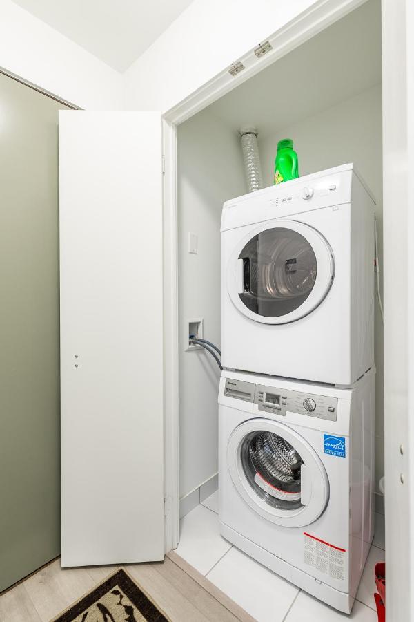 Luxury 2 Bedroom In The Heart Of Entertainment District W/ Cn Tower View トロント エクステリア 写真