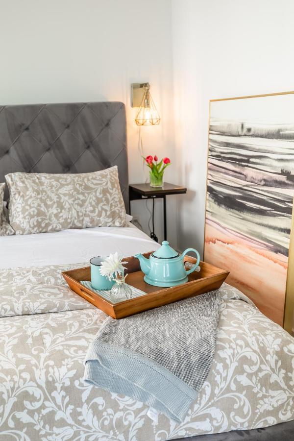 Luxury 2 Bedroom In The Heart Of Entertainment District W/ Cn Tower View トロント エクステリア 写真