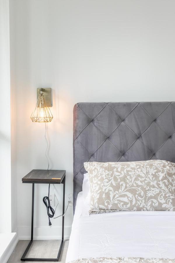 Luxury 2 Bedroom In The Heart Of Entertainment District W/ Cn Tower View トロント エクステリア 写真