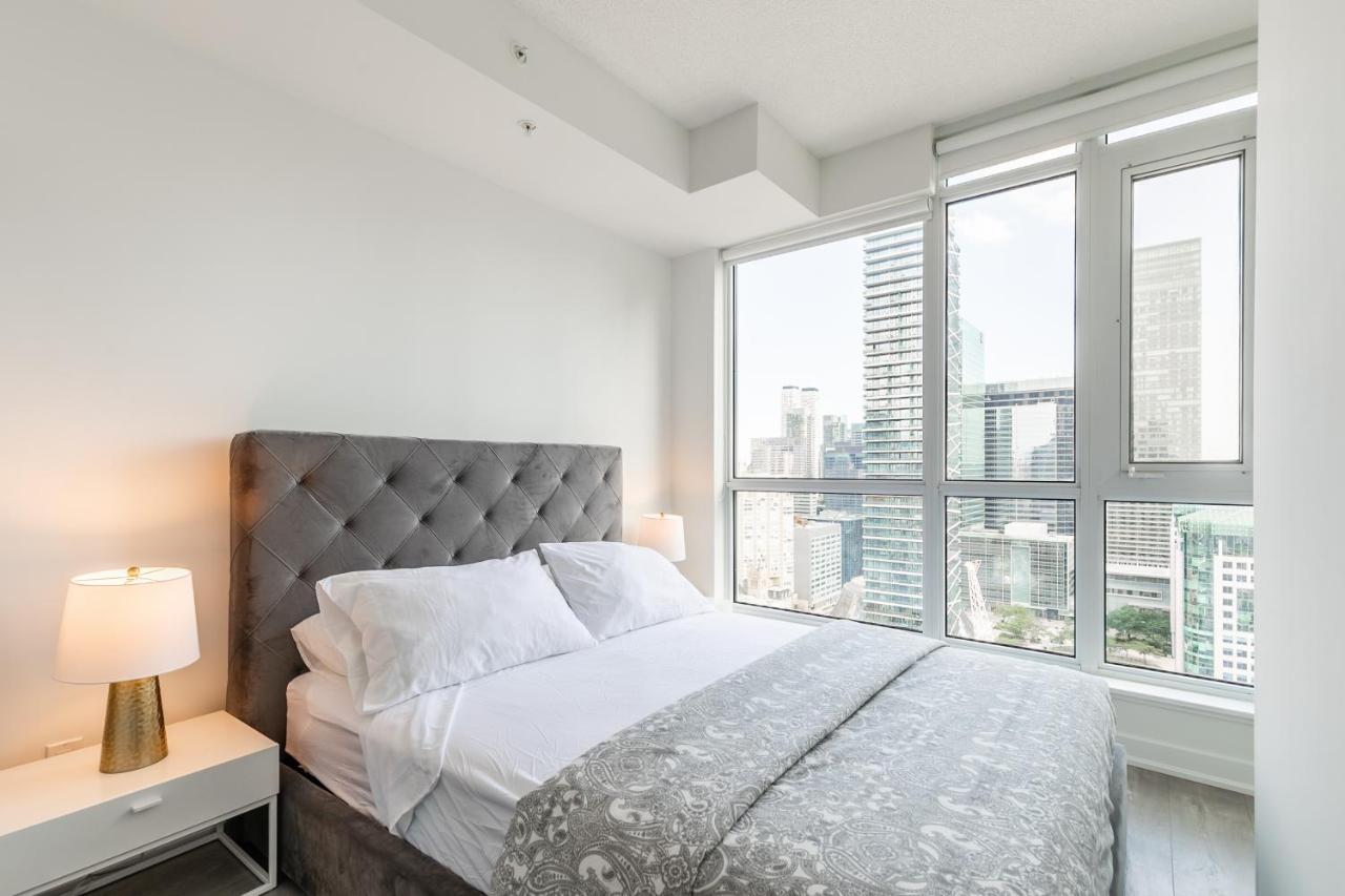 Luxury 2 Bedroom In The Heart Of Entertainment District W/ Cn Tower View トロント エクステリア 写真