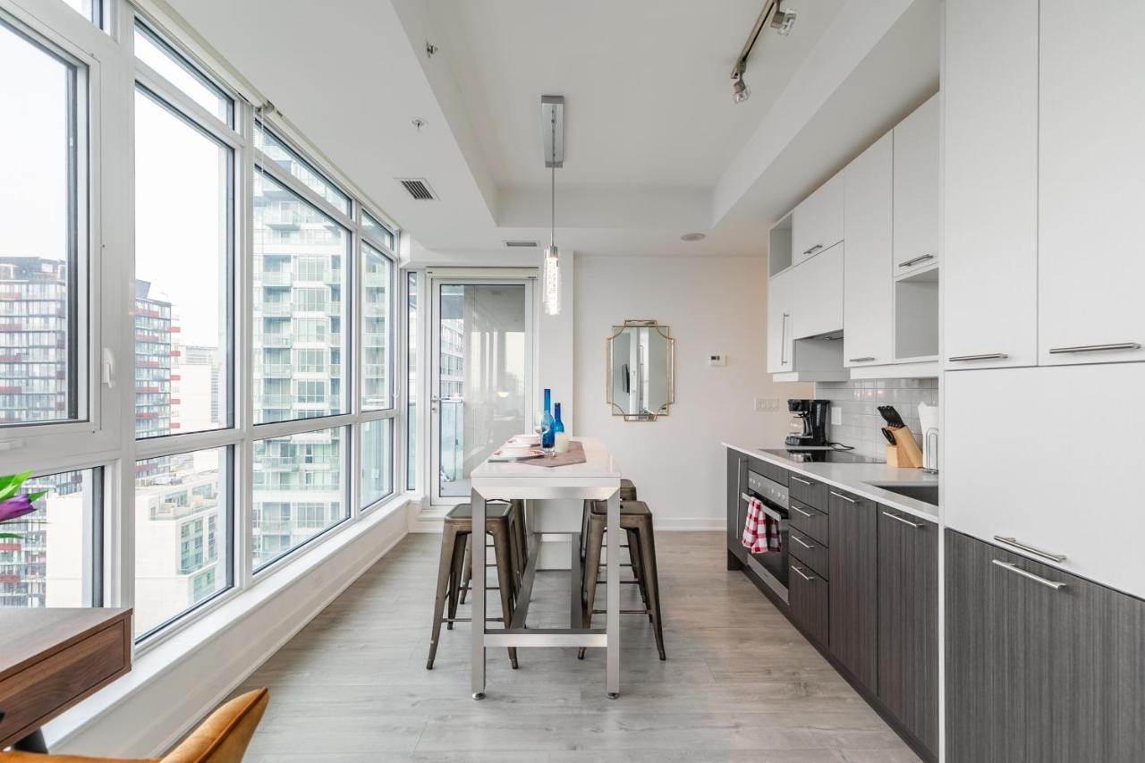 Luxury 2 Bedroom In The Heart Of Entertainment District W/ Cn Tower View トロント エクステリア 写真