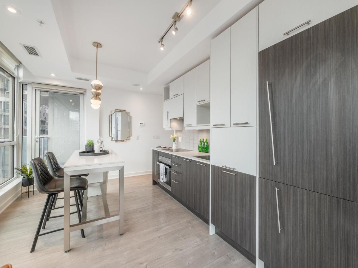Luxury 2 Bedroom In The Heart Of Entertainment District W/ Cn Tower View トロント エクステリア 写真